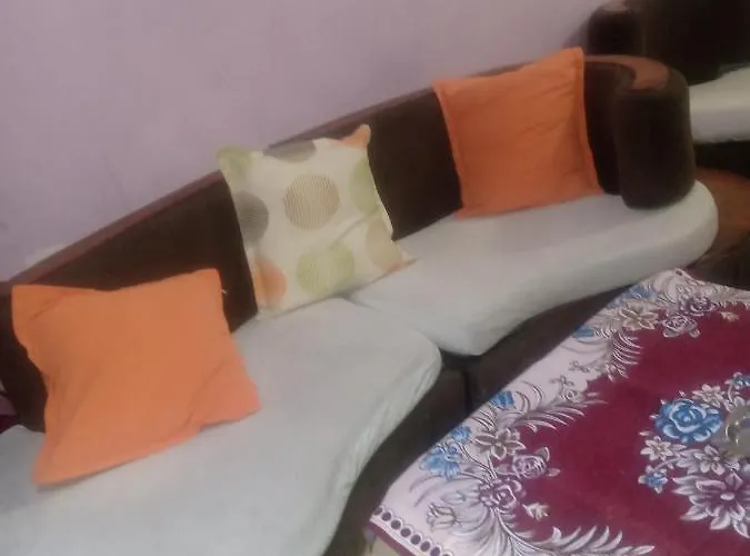 Golden Nest - 1st Choice For Guests Seeking Super Location In The Heart Of ,your 2nd Home, Long & Free Wifi At A Competitive Price