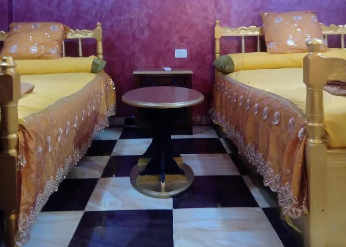 Apartmanhotel Golden Nest - 1st Choice For Guests Seeking Super Location In The Heart Of ,your 2nd Home, Long & Free Wifi At A Competitive Price