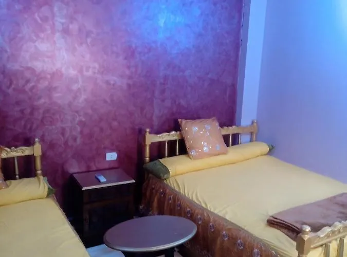 Golden Nest - 1st Choice For Guests Seeking Super Location In The Heart Of ,your 2nd Home, Long & Free Wifi At A Competitive Price Apartmanhotel Gurdaka
